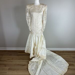 Vintage 70s 80s 90s Ivory Princess Wedding Gown Train Lace Pearl Mermaid Small